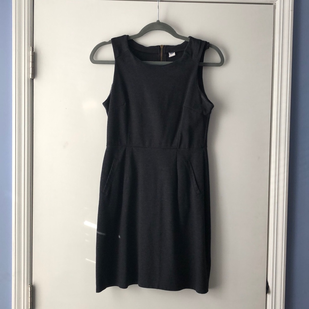 Gray dress with pockets
